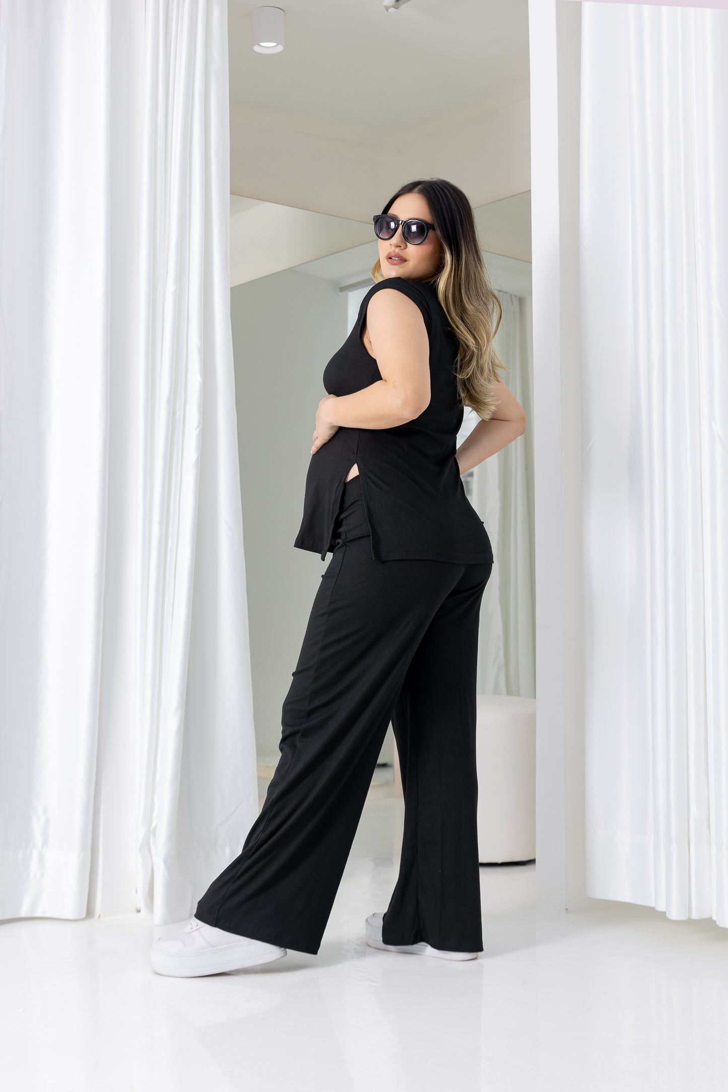 Conjunto Materno Adela